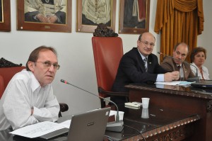 O reitor Zaki Akel Sobrinho em coletiva