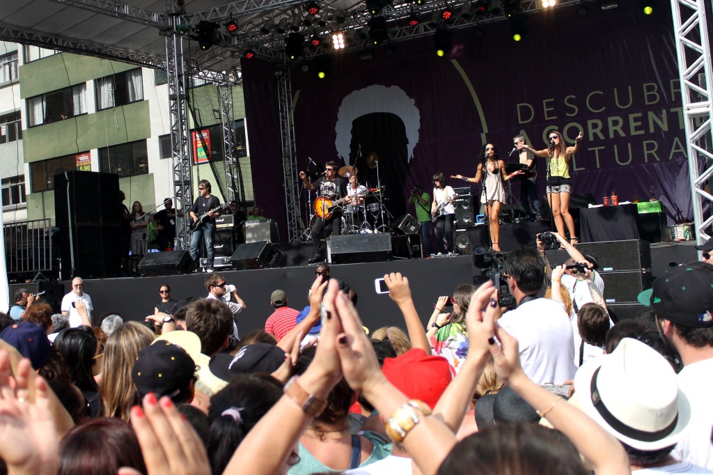 Público se contagia com o show da Blitz