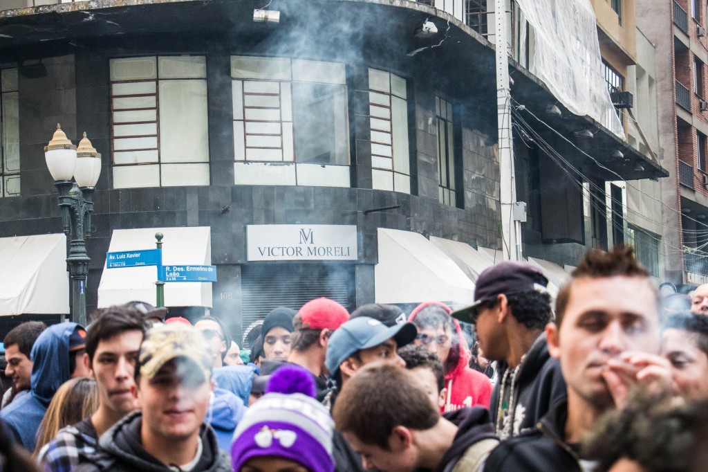 A Marcha começou pontualmente às 16h20. (Foto: Gabriel Dietrich).