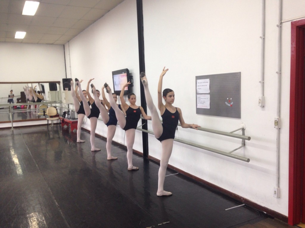 As bailarinas mais jovens têm mais chance de desenvolver distúrbios alimentares (Foto: Mariana Rosa)