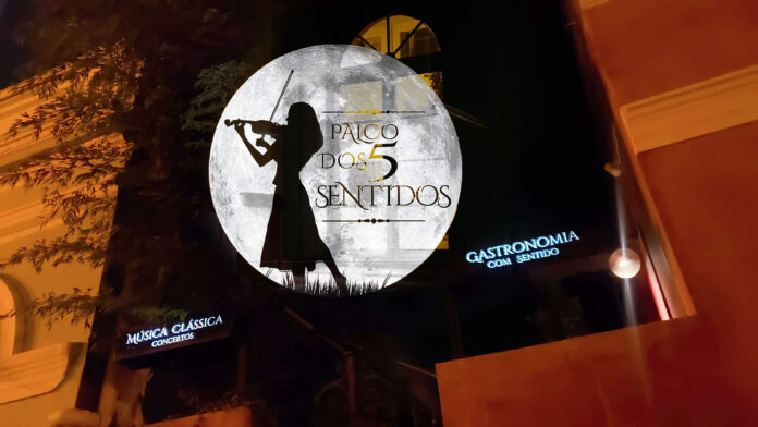 Fachada do Palco dos 5 sentidos, localizado no centro de Curitiba. Imagem: Victor S Schultz.